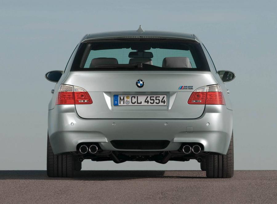  BMW M5 Touring 2009 года  (фото 33 из 51)